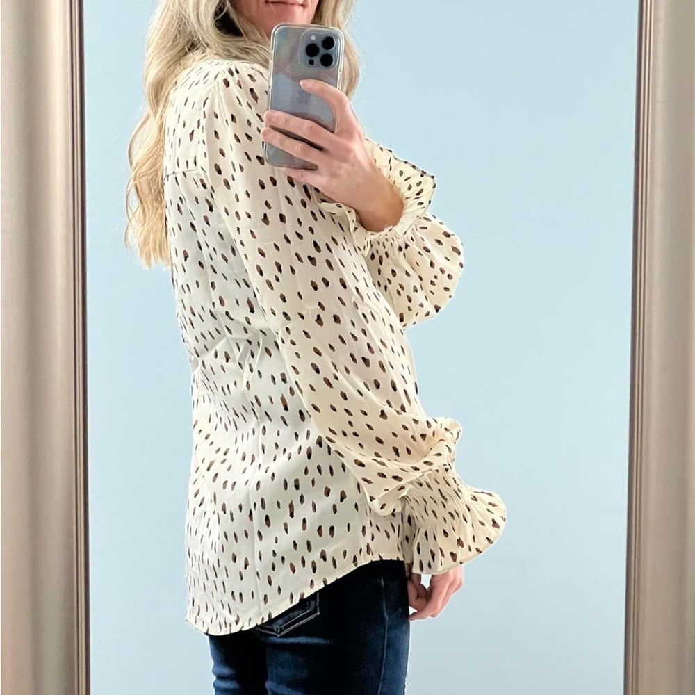 Off-white patterned blouse - Picture 2 of 5